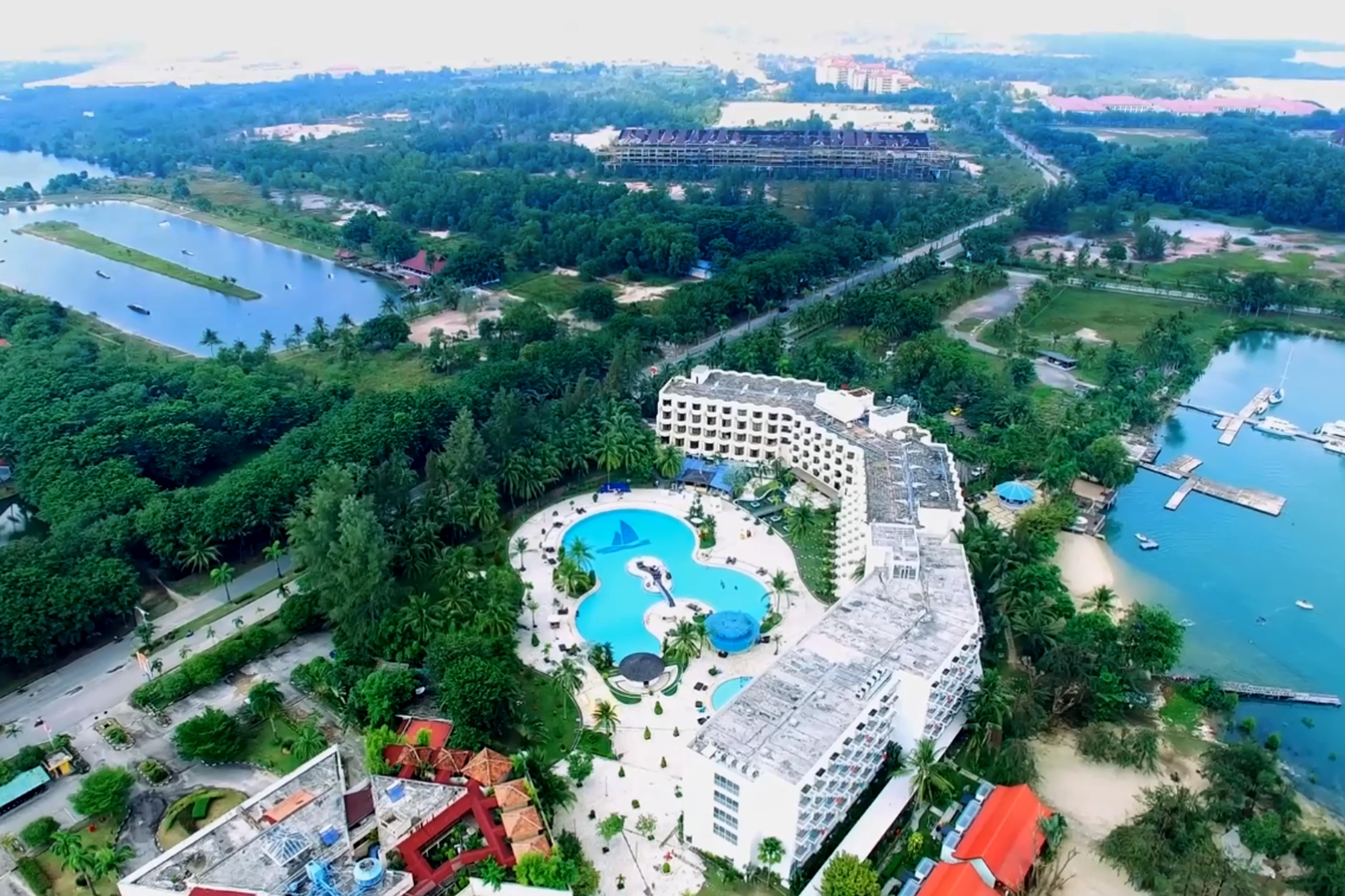 Harris Resort Batam Waterfront Sekupang Exteriör bild